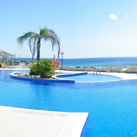 Estella Club Hotell 4*