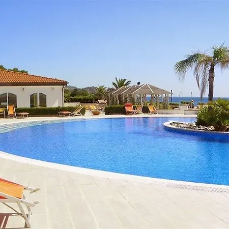 Hotell Estella Club 4*