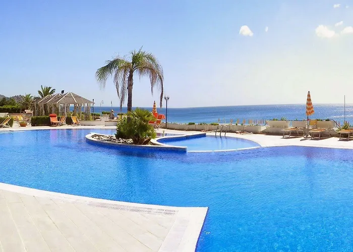 Estella Club Otel 4*